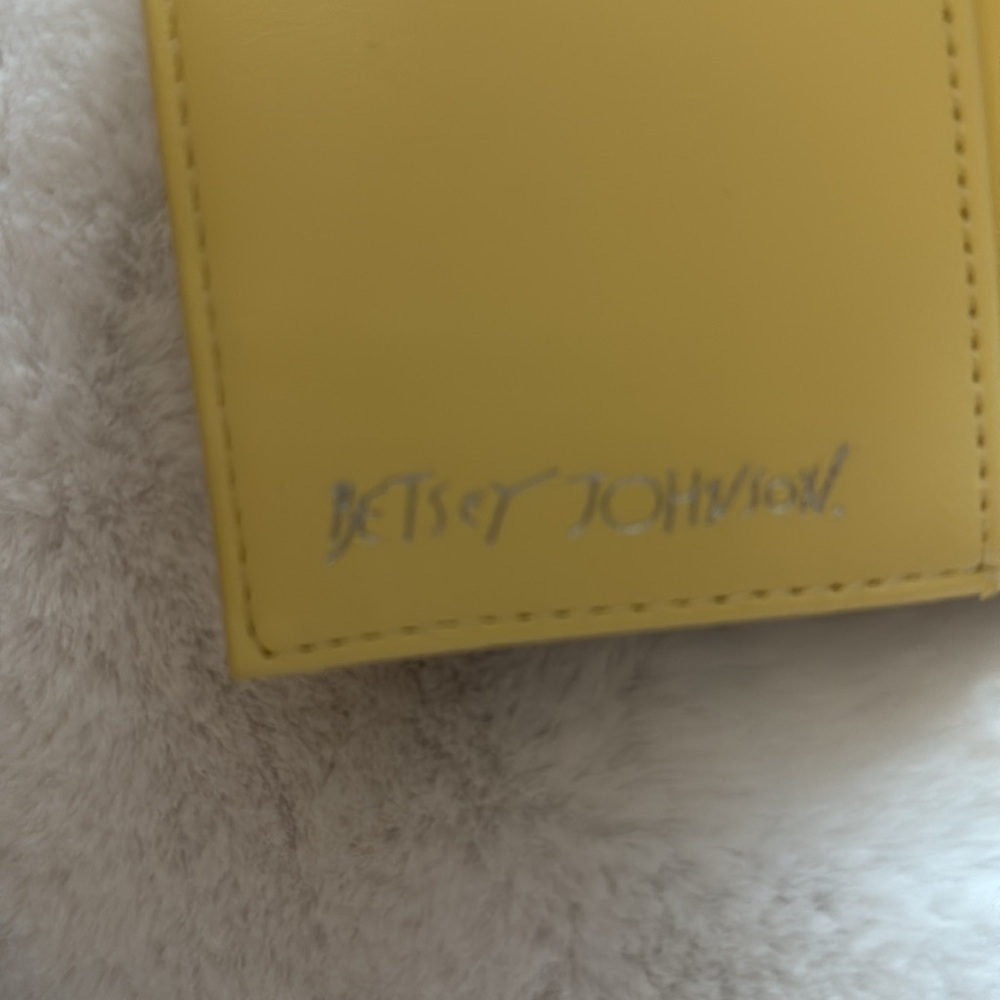Betsey Johnson NWT STUNNING Blue Floral/Yellow Wallet/Wristlet spring 2025 - Picture 9 of 9